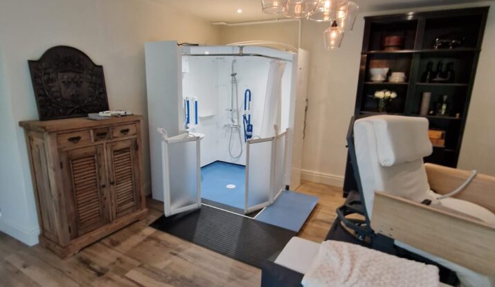 Photo of an Internal Compact WashPod in a living room in a Grade 2 Listed Building
