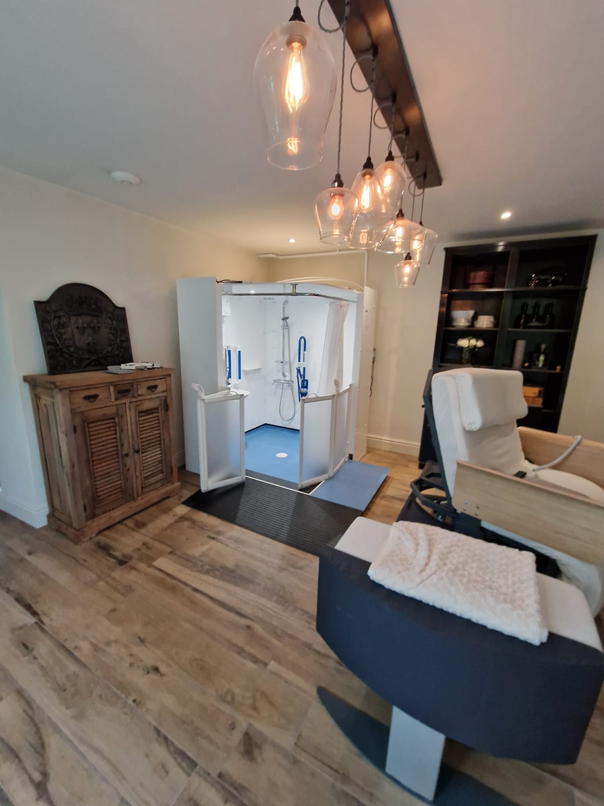 Photo of an Internal Compact WashPod in a living room in a Grade 2 Listed Building